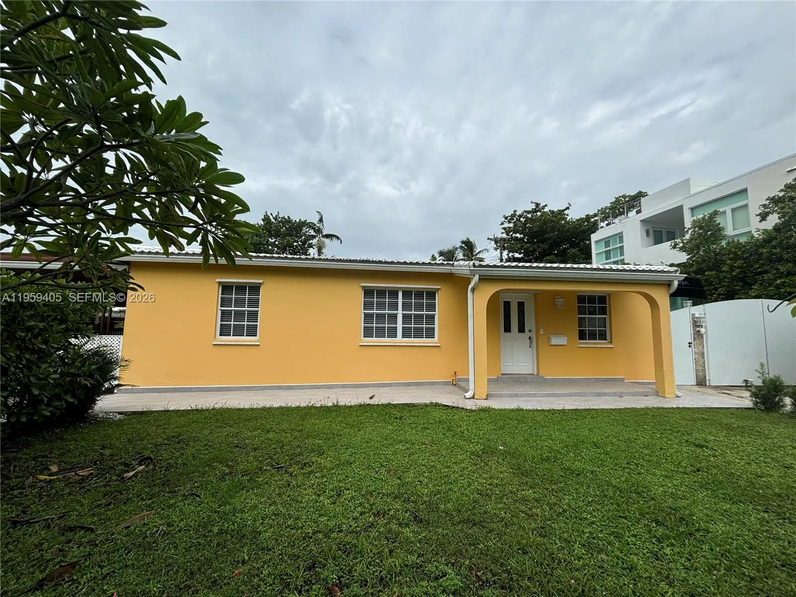 3 bedroom 2 bath for sale at 250 Fernwood Rd, Key Biscayne FL 33149