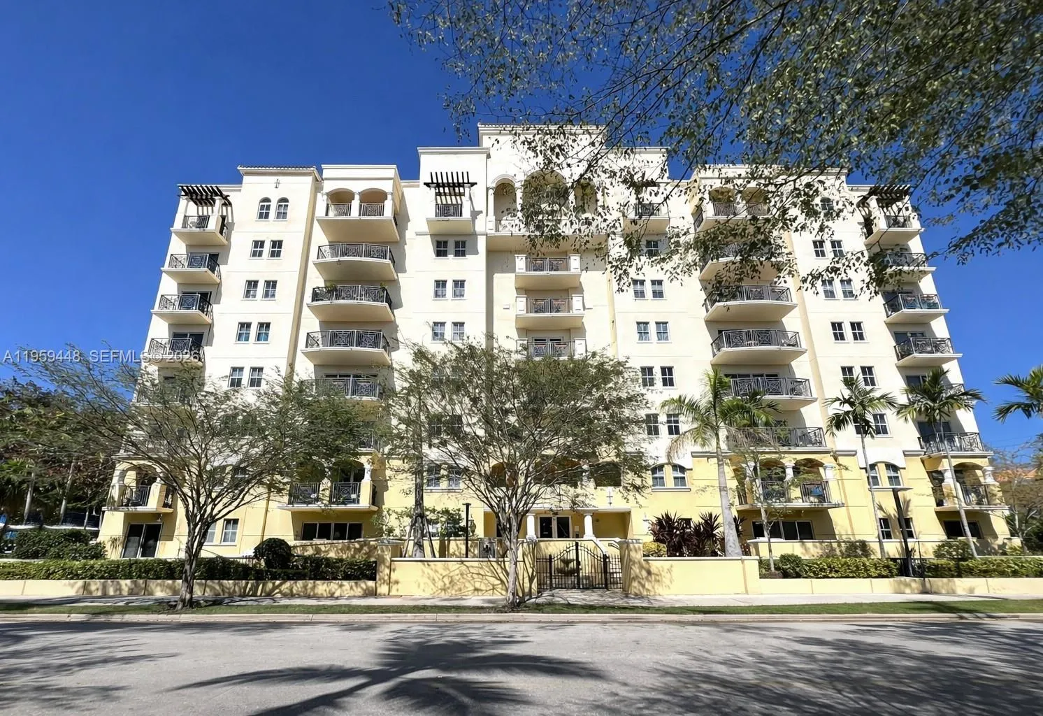 2 bedroom 2 bath for sale at 101 Sidonia Ave # 304, Coral Gables FL 33134