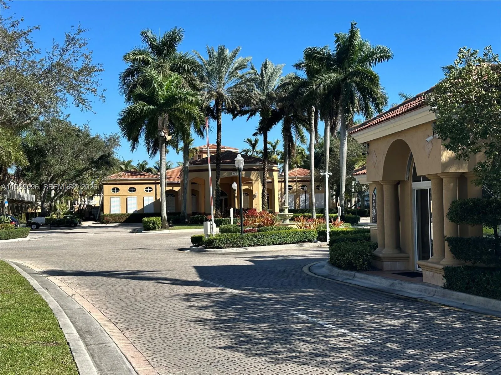 3 bedroom 3 bath for sale at 12811 SW 30th St # 110, Miramar FL 33027