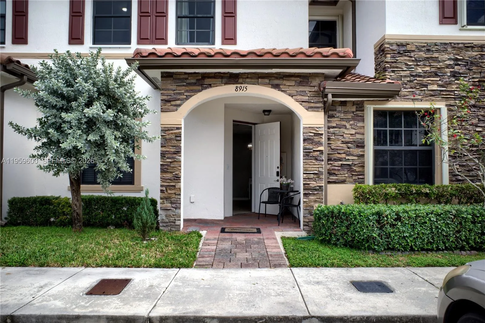 8915 W 35th Ave, Hialeah FL 33018