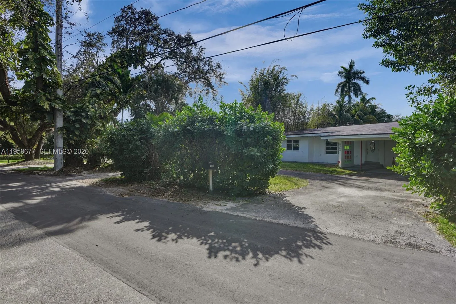 18500 NE 23rd Ct, Miami FL 33180