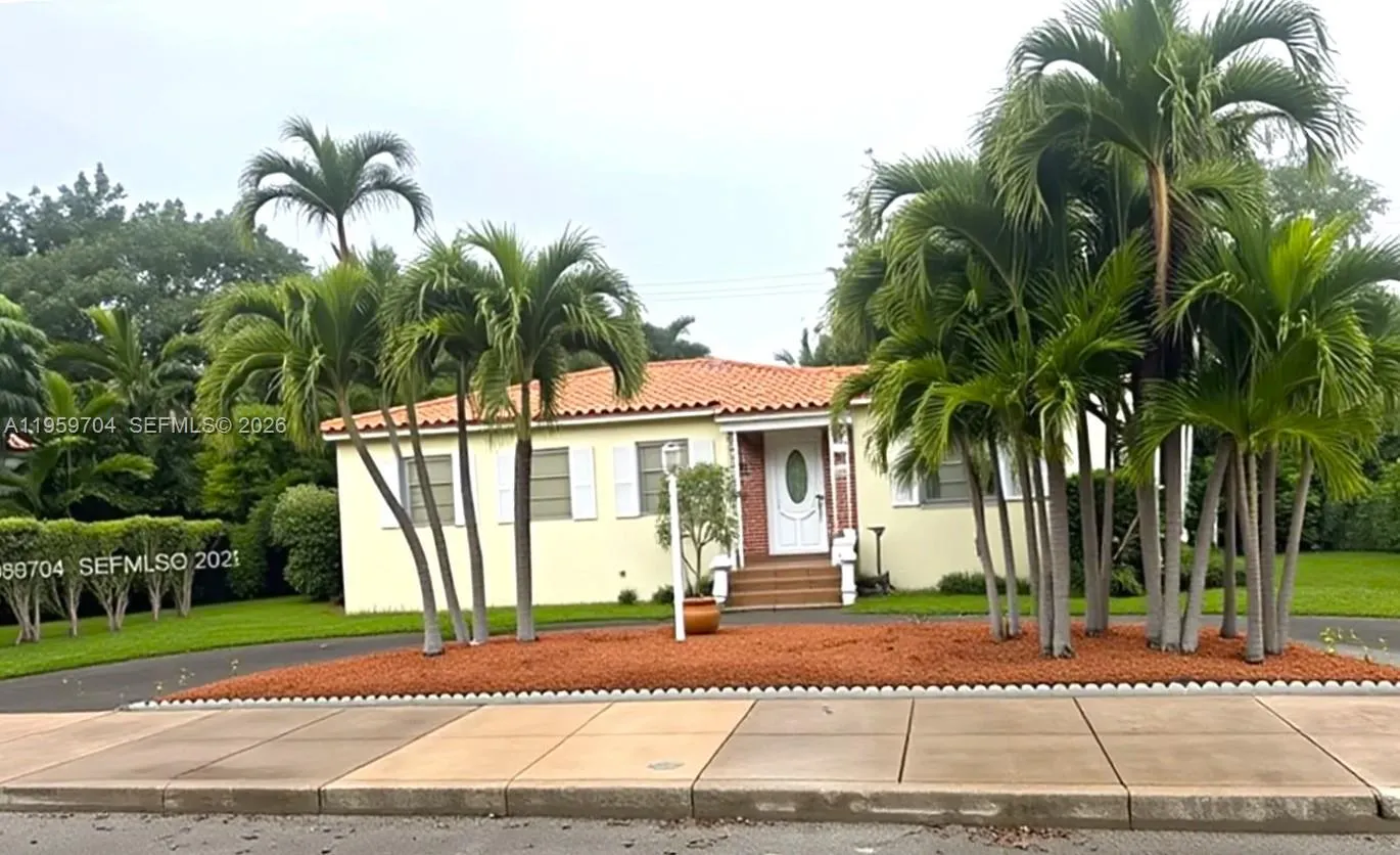 3 bedroom 1 bath for rent at 516 Boabadilla St, Coral Gables FL 33134