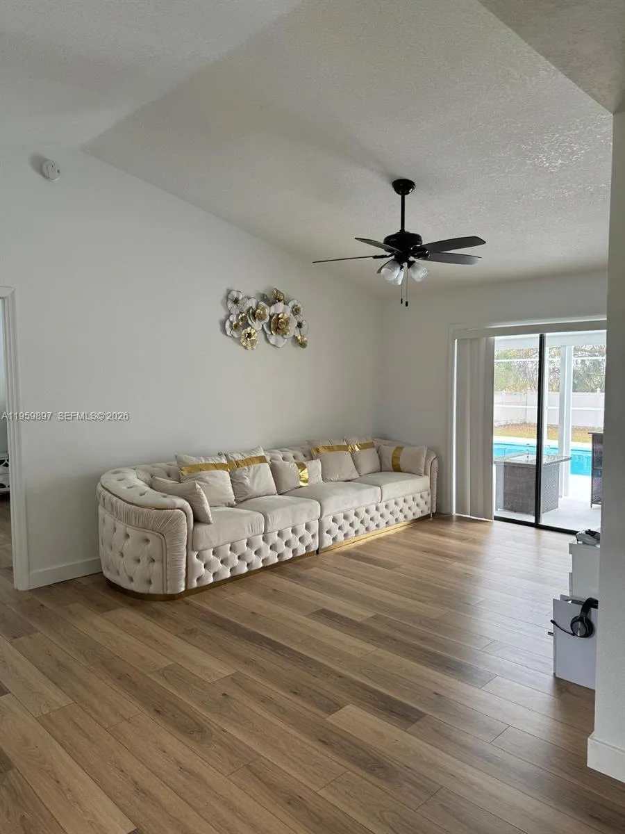 2359 Kings Crest RD, Kissimmee FL 34744