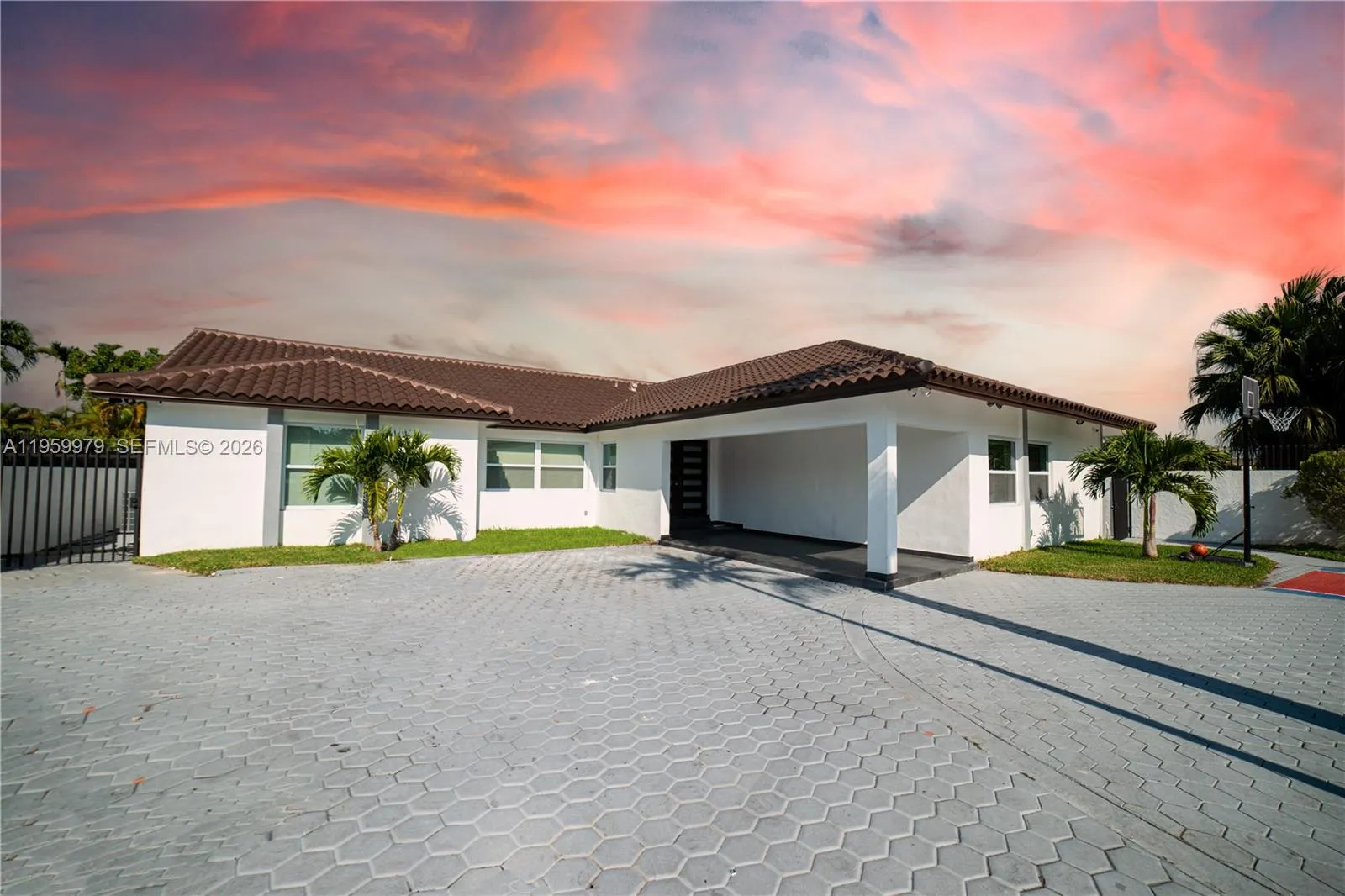 5 bedroom 3 bath for sale at 3500 SW 111th Ave, Miami FL 33165