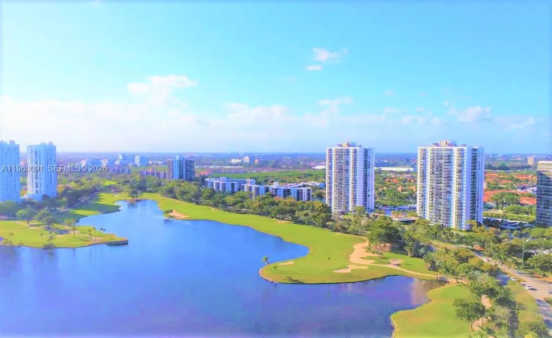2 bedroom 2 bath for sale at 20185 E Country Club Dr # 2505, Aventura FL 33180