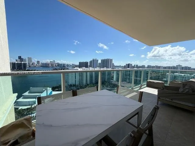 3330 NE 190th St # 1815, Aventura FL 33180