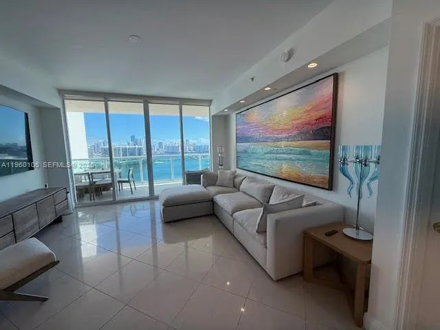 3330 NE 190th St # 1815, Aventura FL 33180