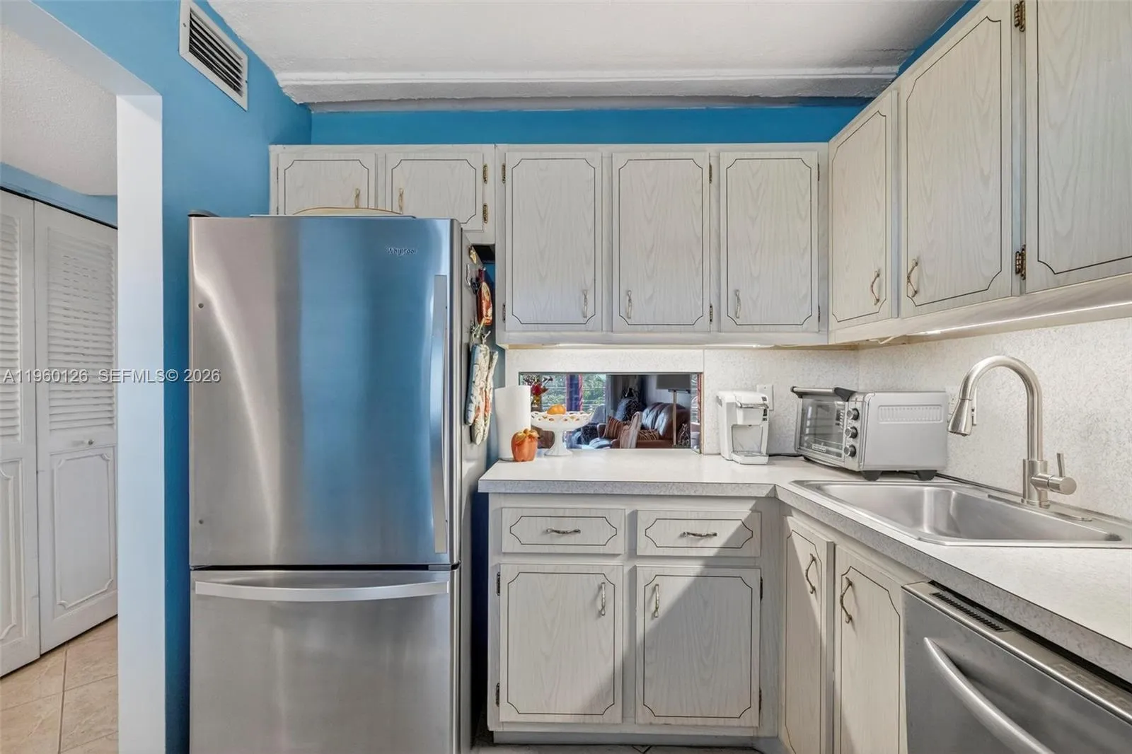 2901 NW 46th Ave # 306, Lauderdale Lakes FL 33313