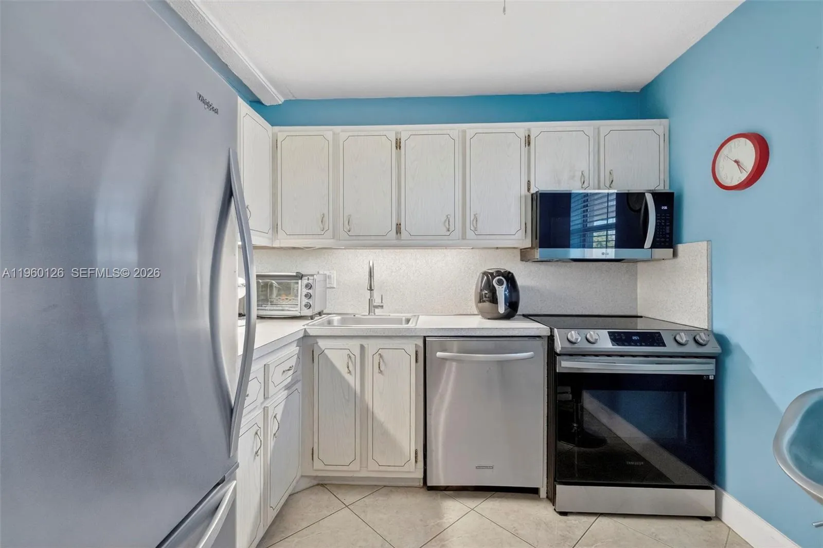 2901 NW 46th Ave # 306, Lauderdale Lakes FL 33313