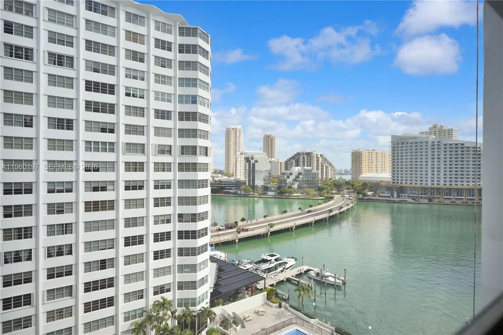 2 bedroom 2 bath for sale at 905 Brickell Bay Dr # 1121, Miami FL 33131