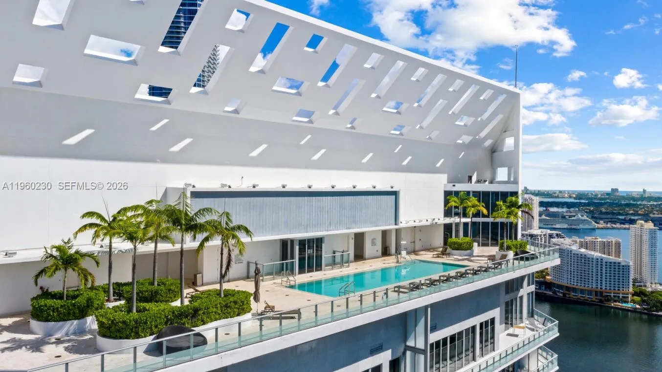 1 bath for sale at 1300 Brickell Bay Dr # 2700, Miami FL 33131