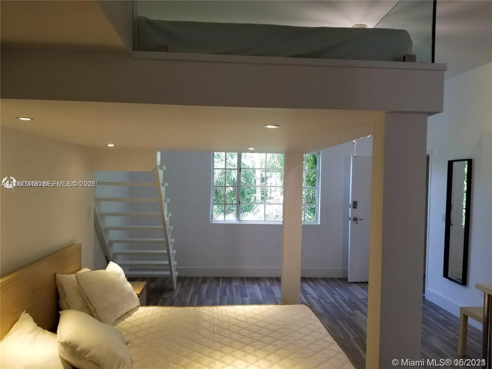 1045 Meridian Ave # 4, Miami Beach FL 33139