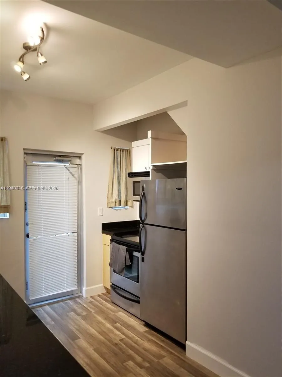 1045 Meridian Ave # 5, Miami Beach FL 33139