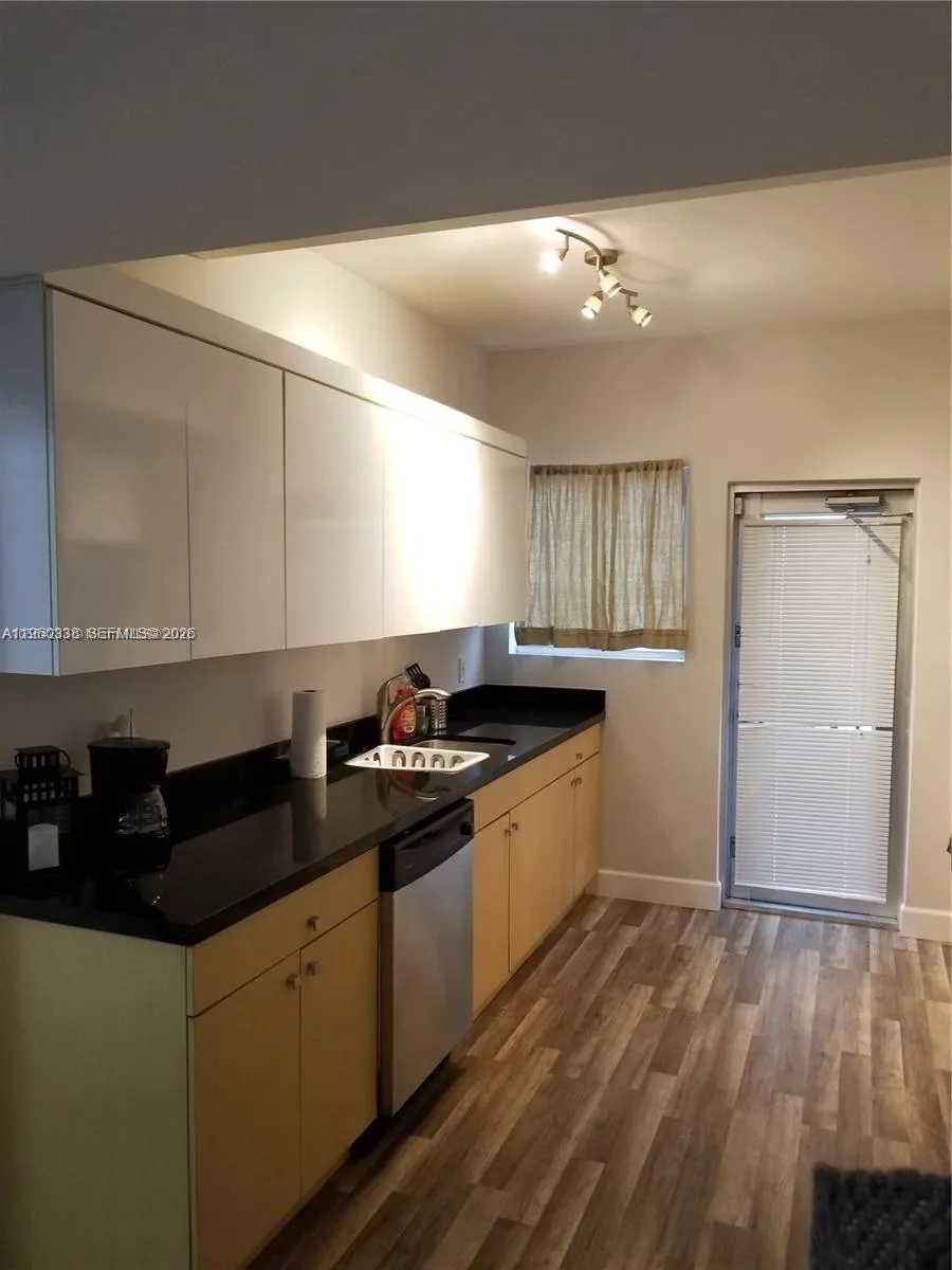 1045 Meridian Ave # 5, Miami Beach FL 33139