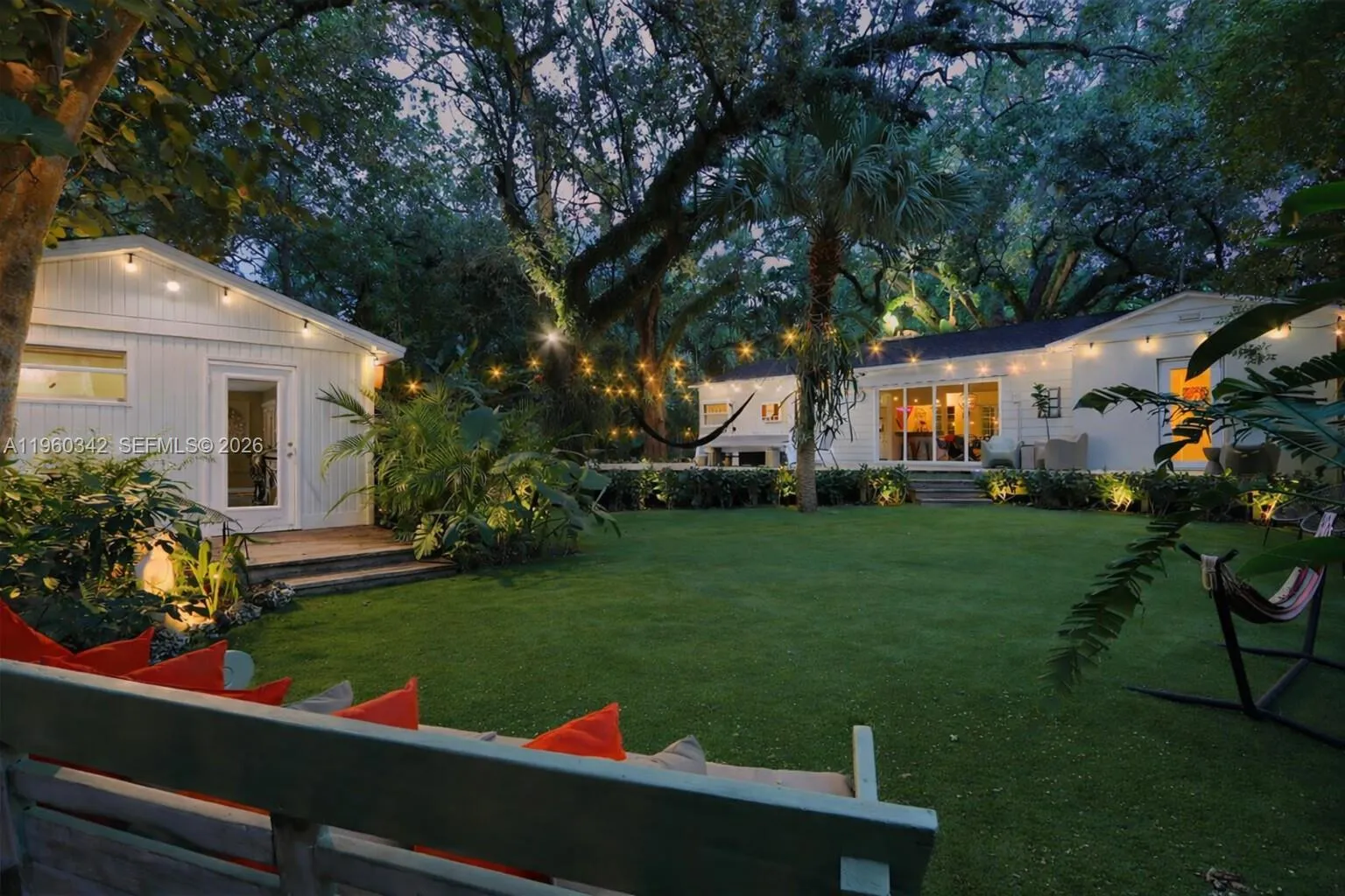 842 NW 9th Ct, Miami FL 33136