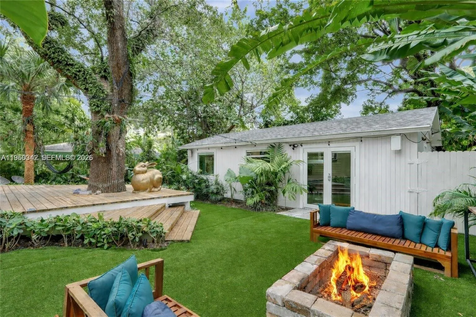 842 NW 9th Ct, Miami FL 33136