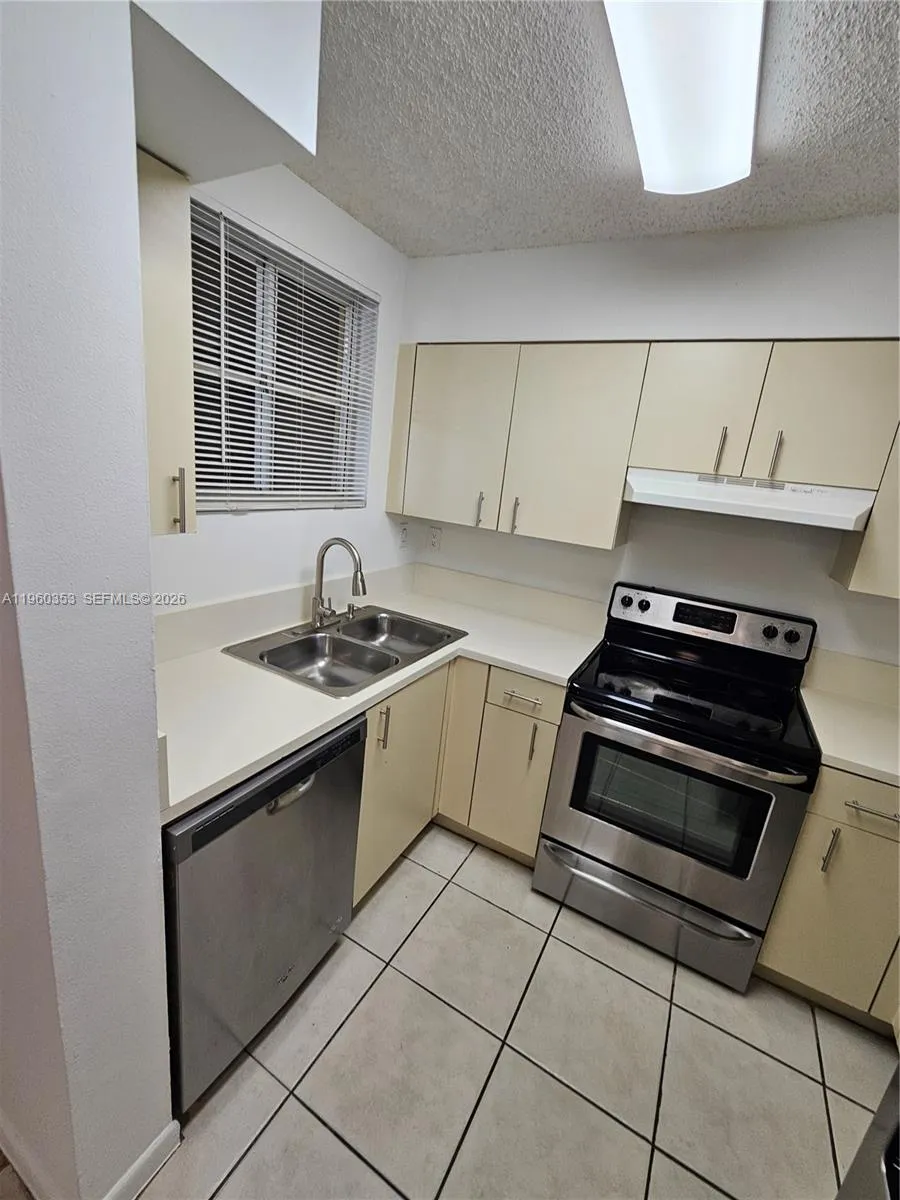 14951 SW 82nd Ln # 504, Miami FL 33193