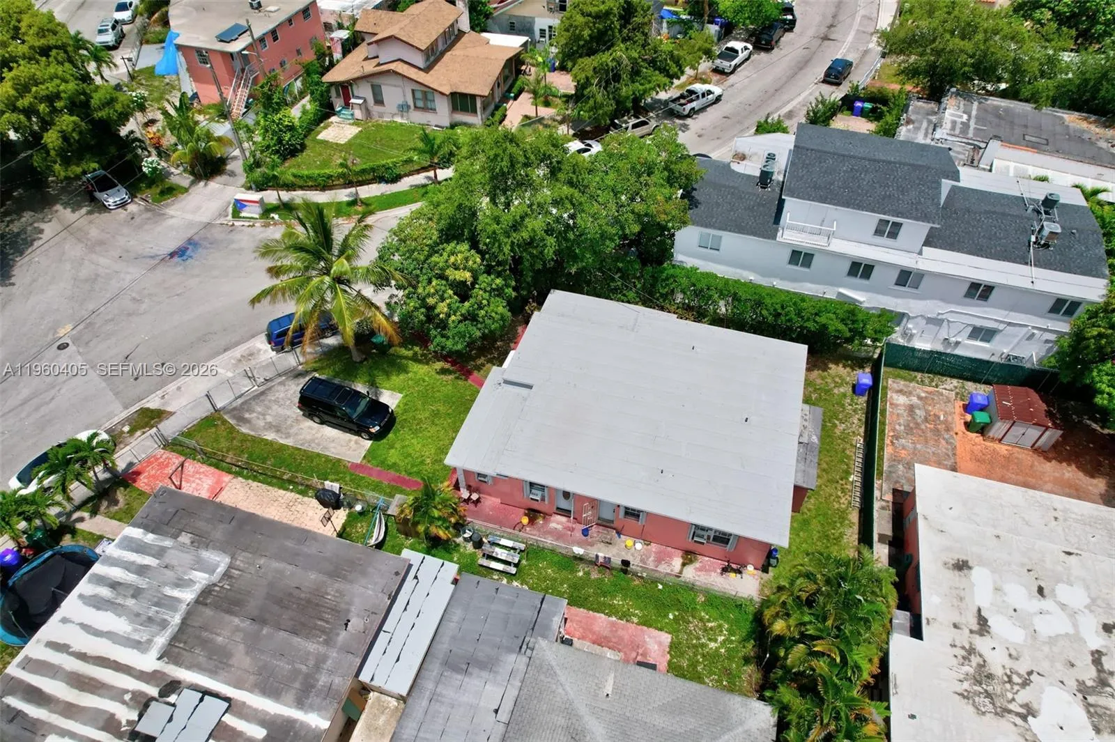280 NW 34th St, Miami FL 33127