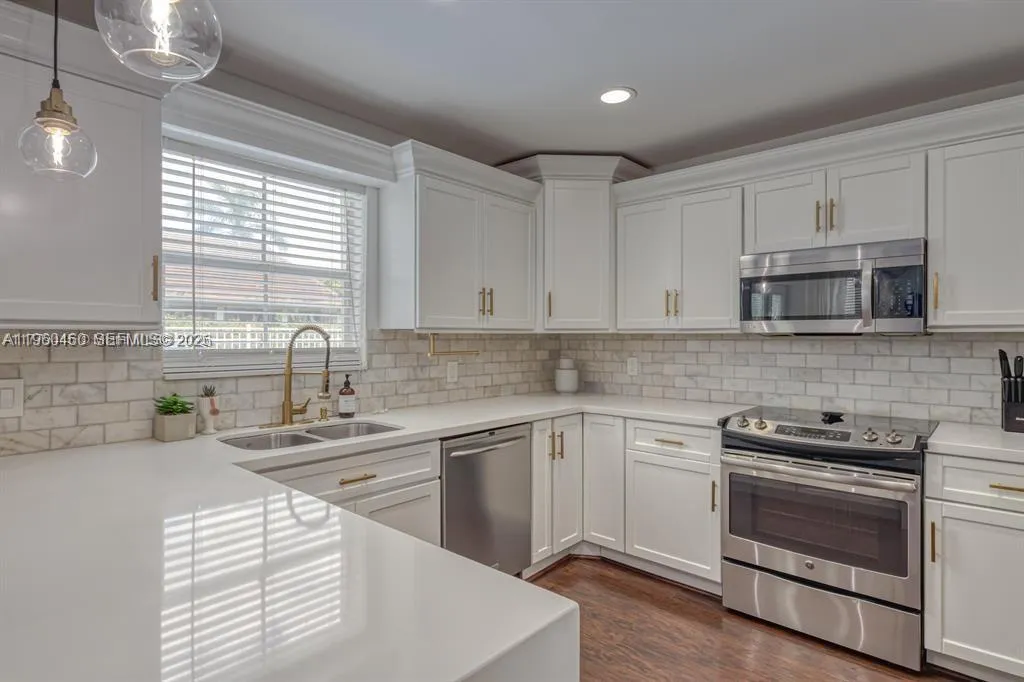 3080 Carysfort Ln, Margate FL 33063