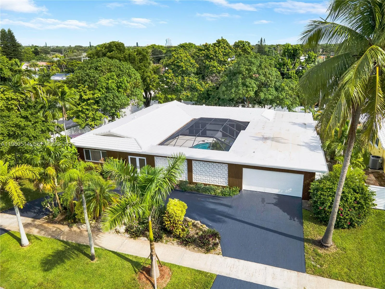 4 bedroom 3 bath for sale at 4731 Pierce St, Hollywood FL 33021