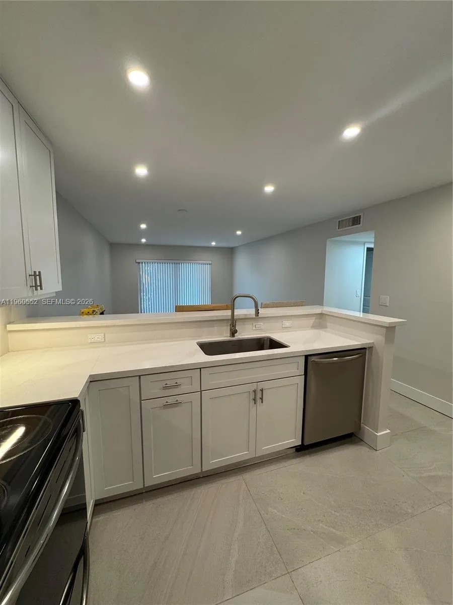 7810 Camino Real # 104, Miami FL 33143
