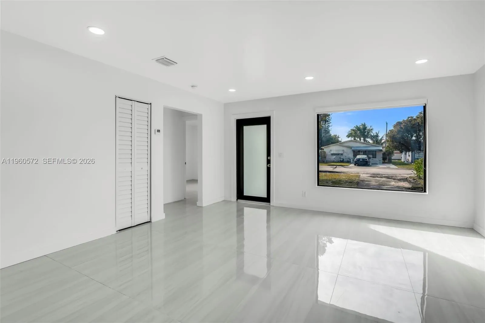 528 NW 3rd Ct, Hallandale Beach FL 33009