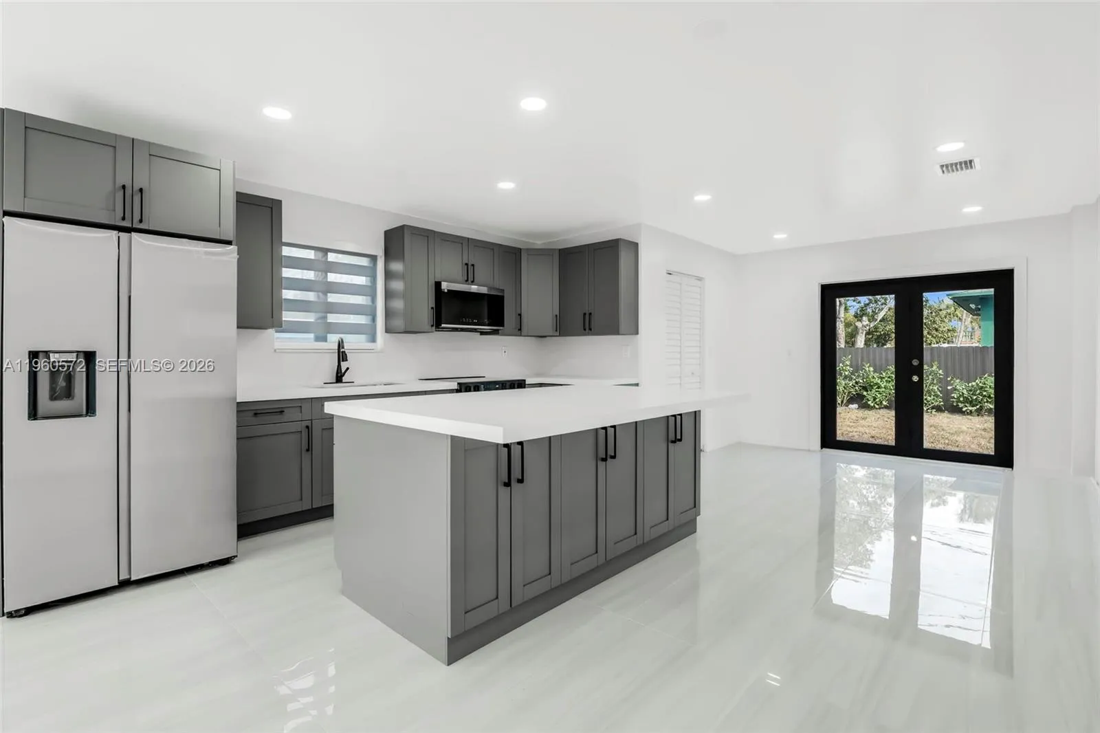 528 NW 3rd Ct, Hallandale Beach FL 33009