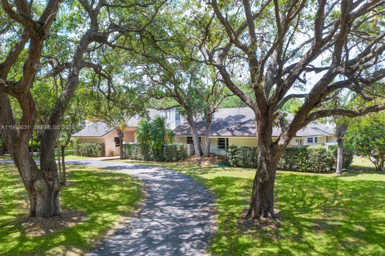 4 bedroom 3 bath for sale at 6255 SW 99th Ter, Pinecrest FL 33156