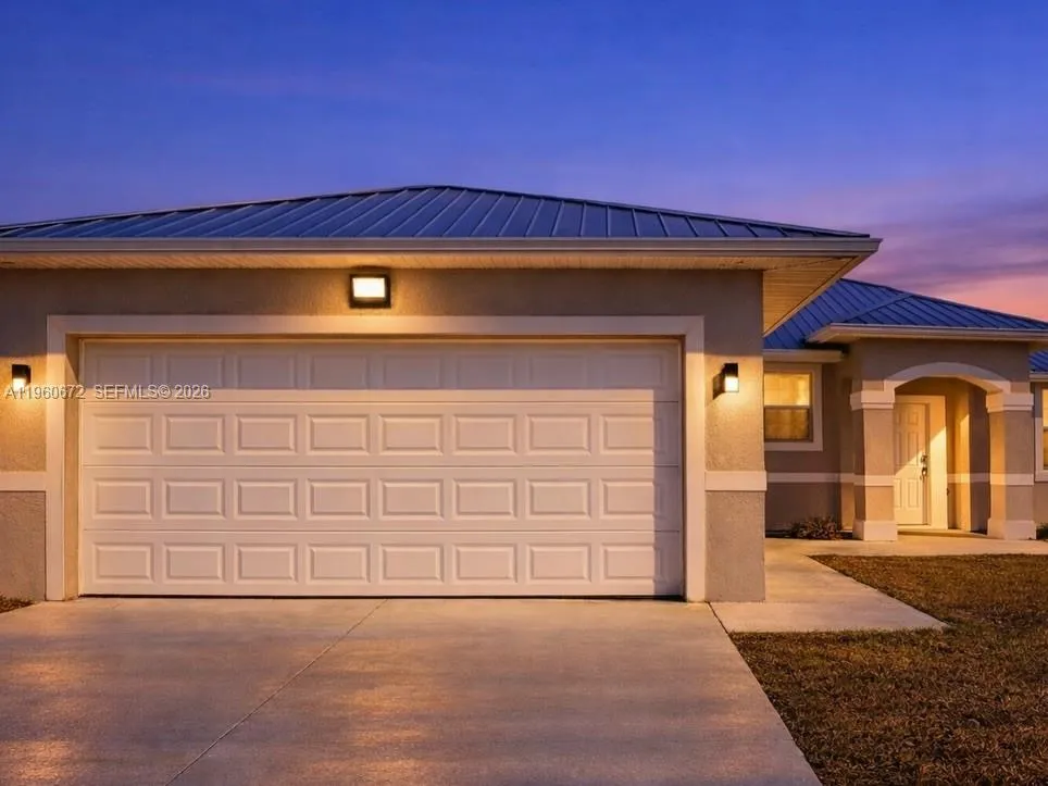 9042 E Broad Circle, La Belle FL 33935