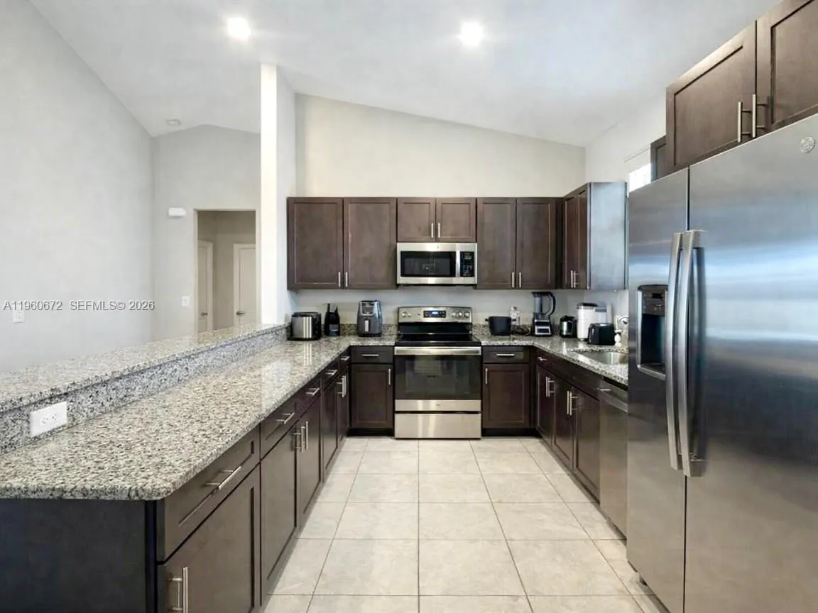 9042 E Broad Circle, La Belle FL 33935
