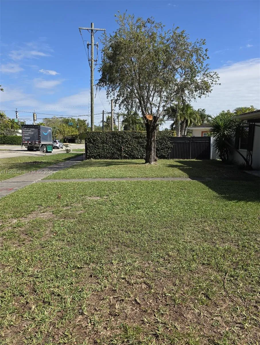 6710 SW 48th St, Miami FL 33155