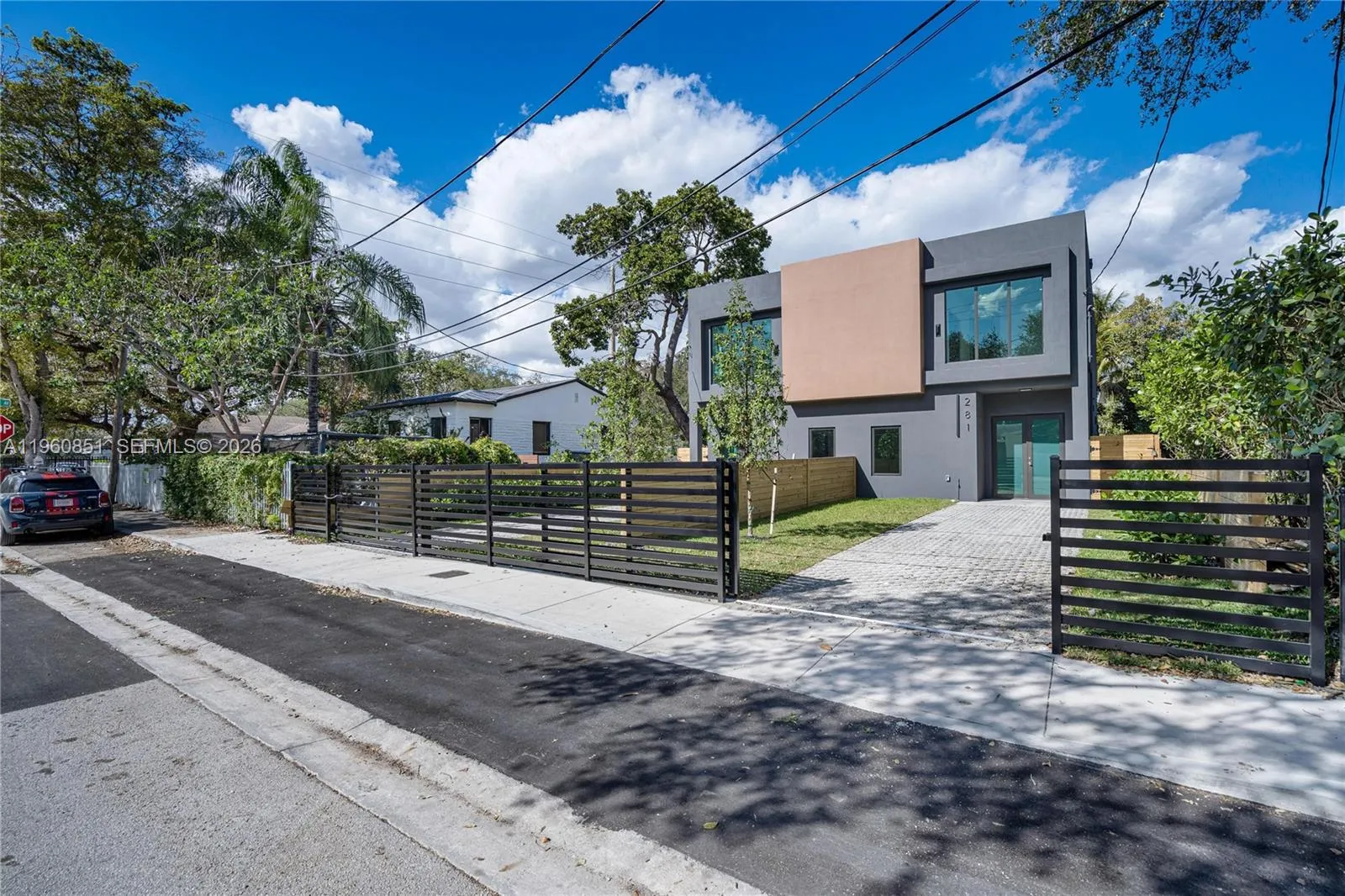 281-283 NW 52nd St, Miami FL 33127
