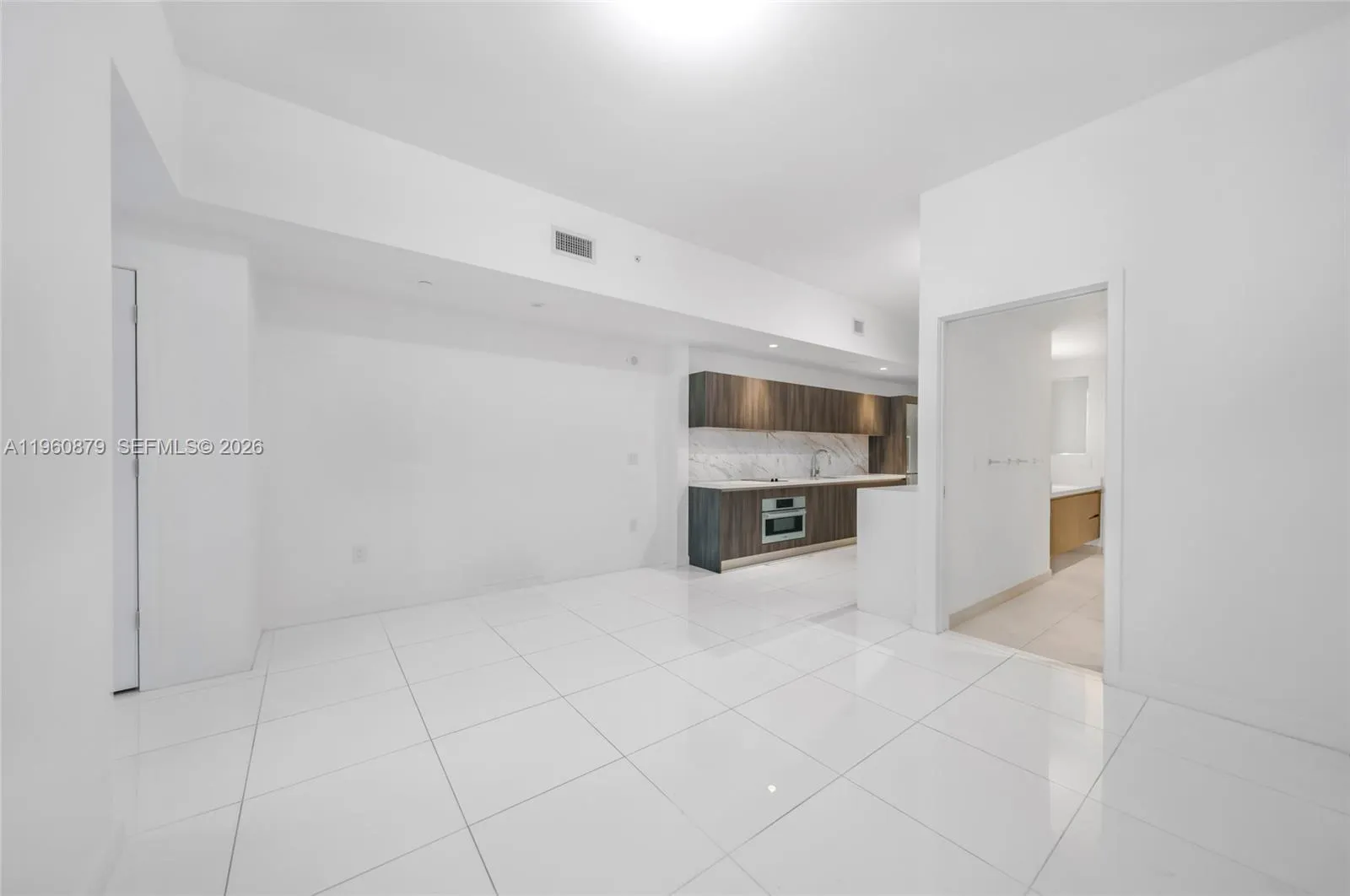 851 NE 1st Ave # 204, Miami FL 33132