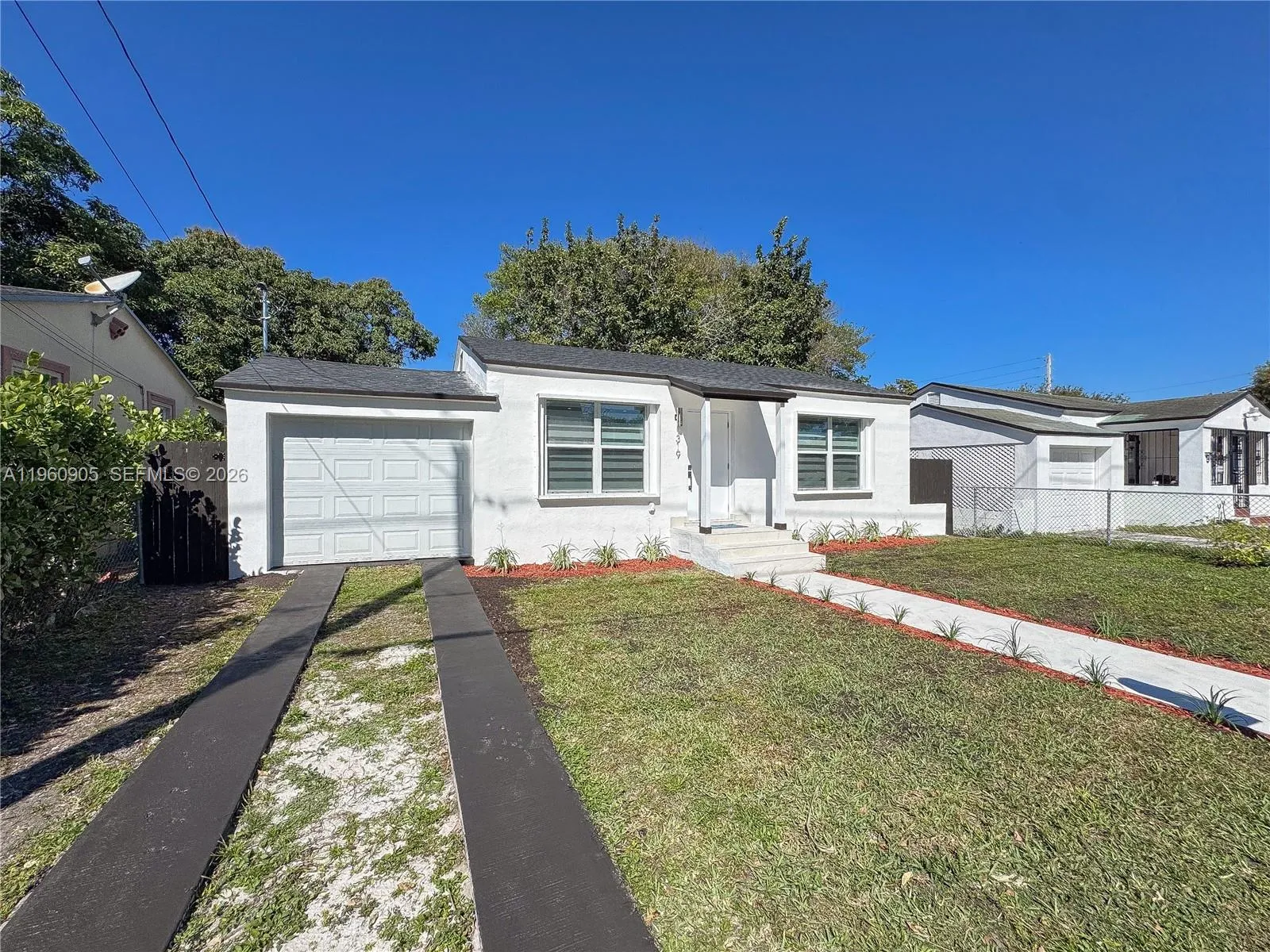 1319 NW 40th St, Miami FL 33142