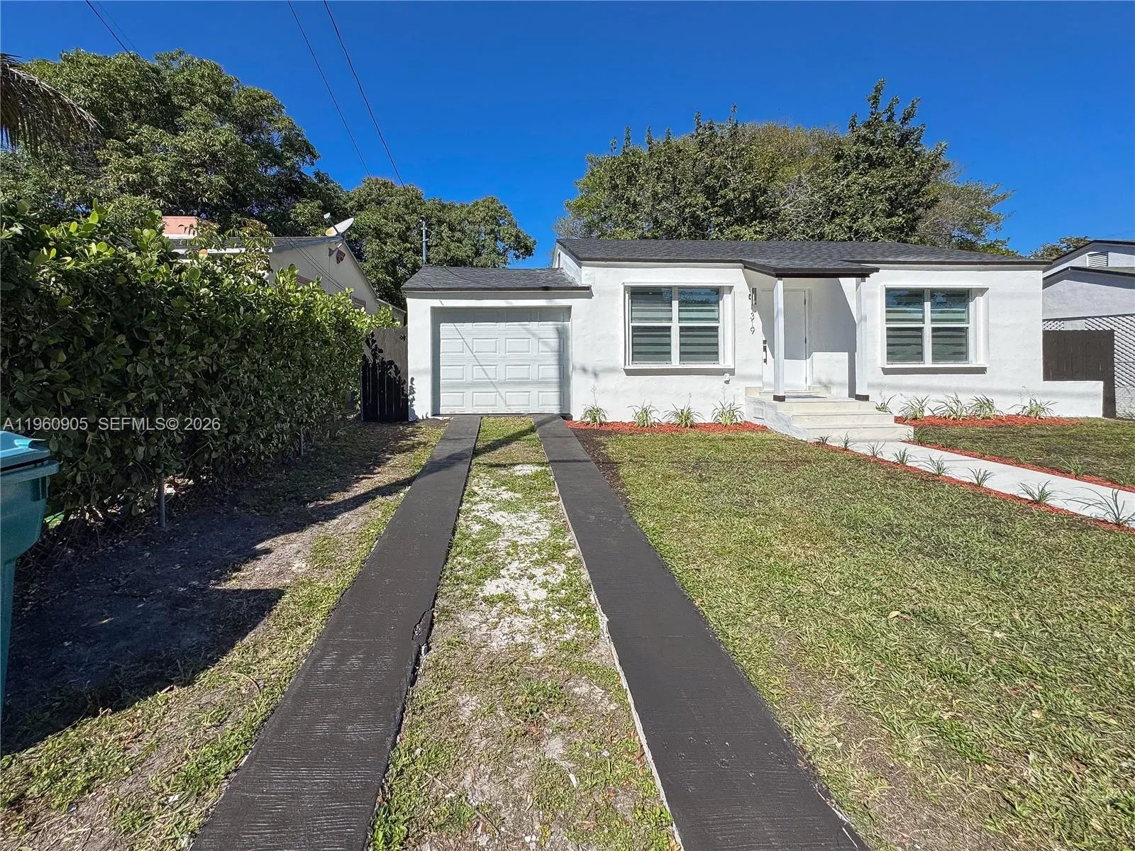 1319 NW 40th St, Miami FL 33142