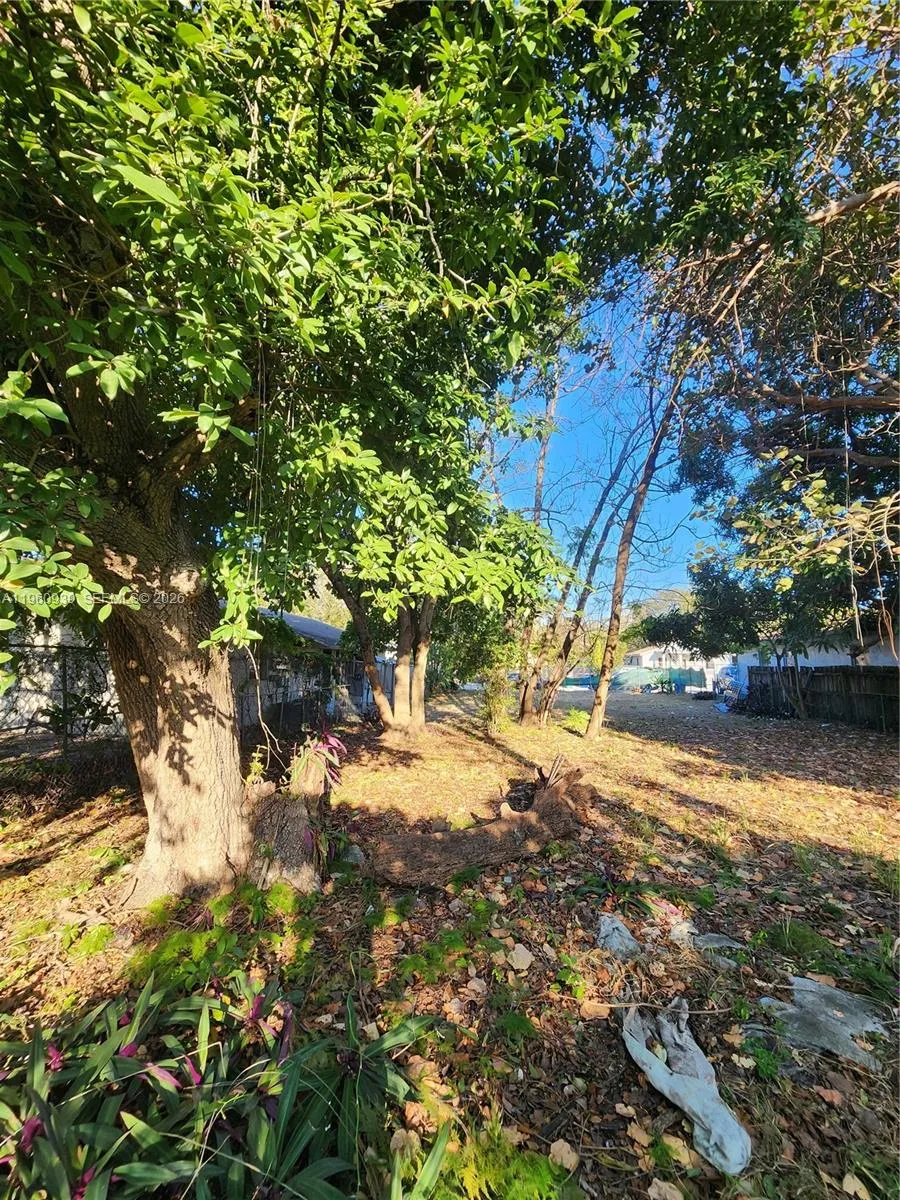 6742 NW 4th Ave, Miami FL 33150