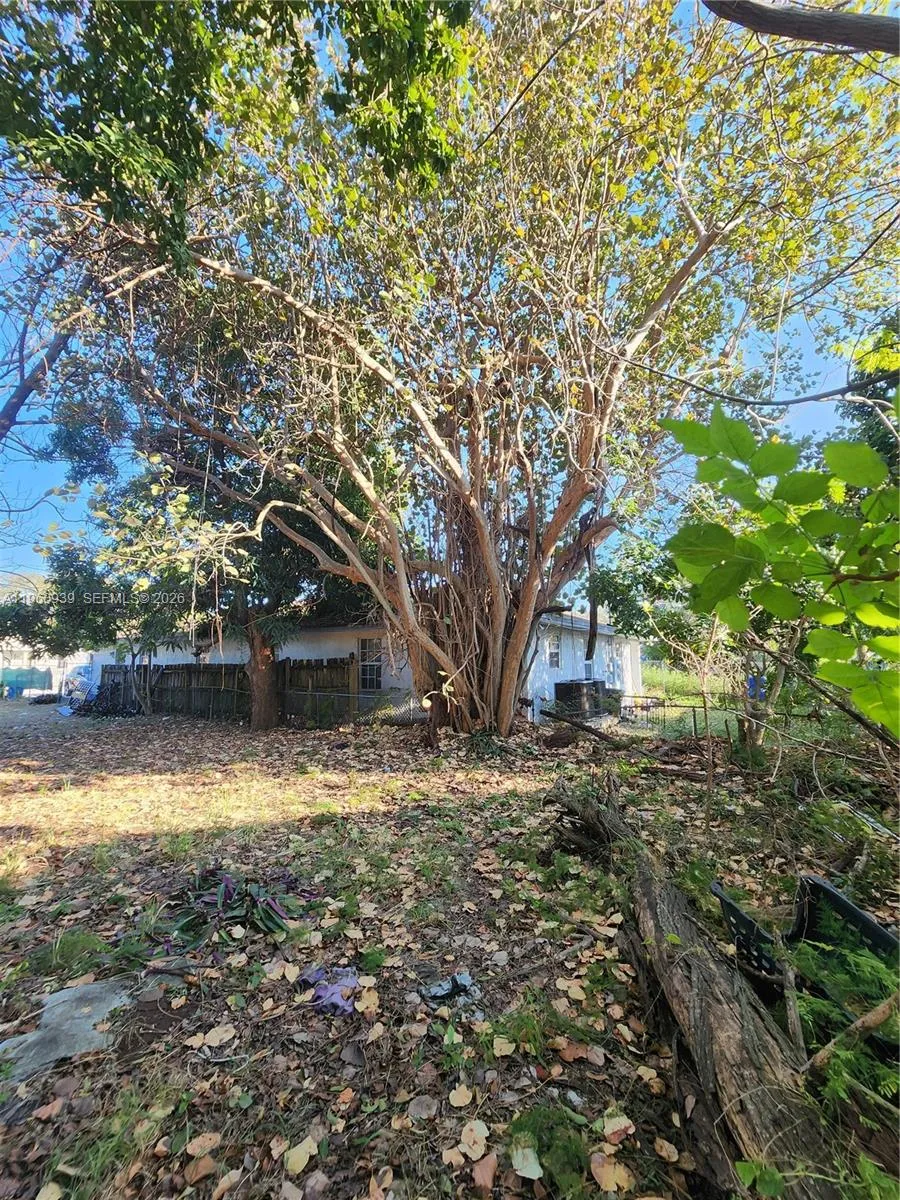 6742 NW 4th Ave, Miami FL 33150