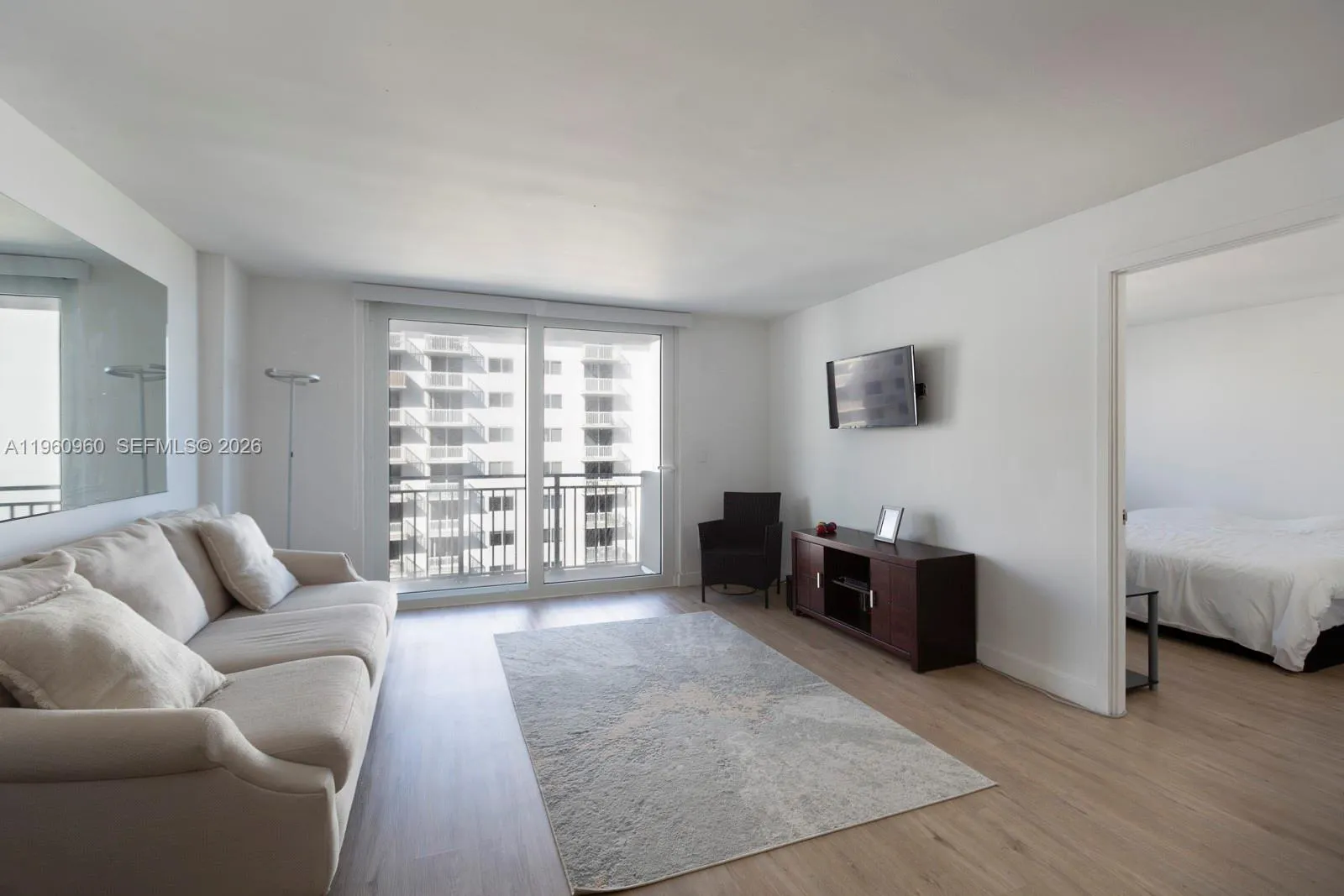 345 Ocean Dr # 819, Miami Beach FL 33139