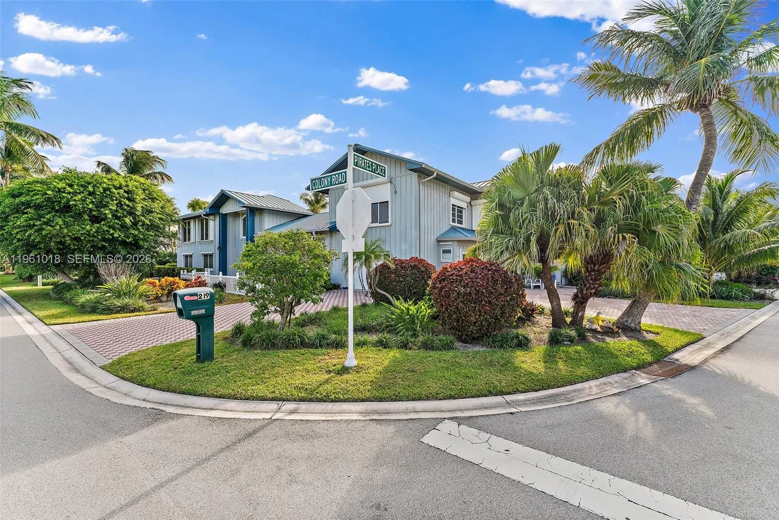 219 Colony Rd, Jupiter Inlet Colony FL 33469
