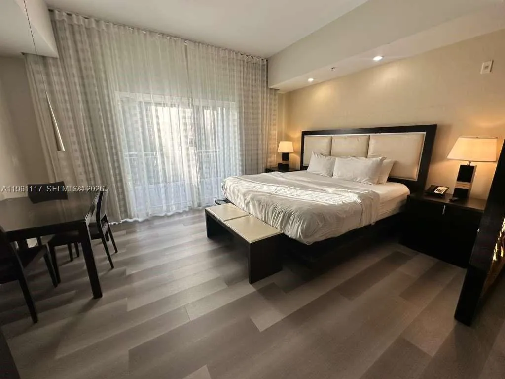 1 bedroom 1 bath for sale at 5300 NW 87th Ave # 910, Doral FL 33178