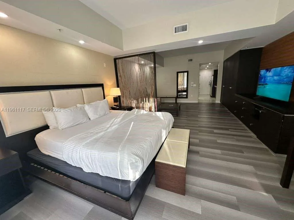 5300 NW 87th Ave # 910, Doral FL 33178
