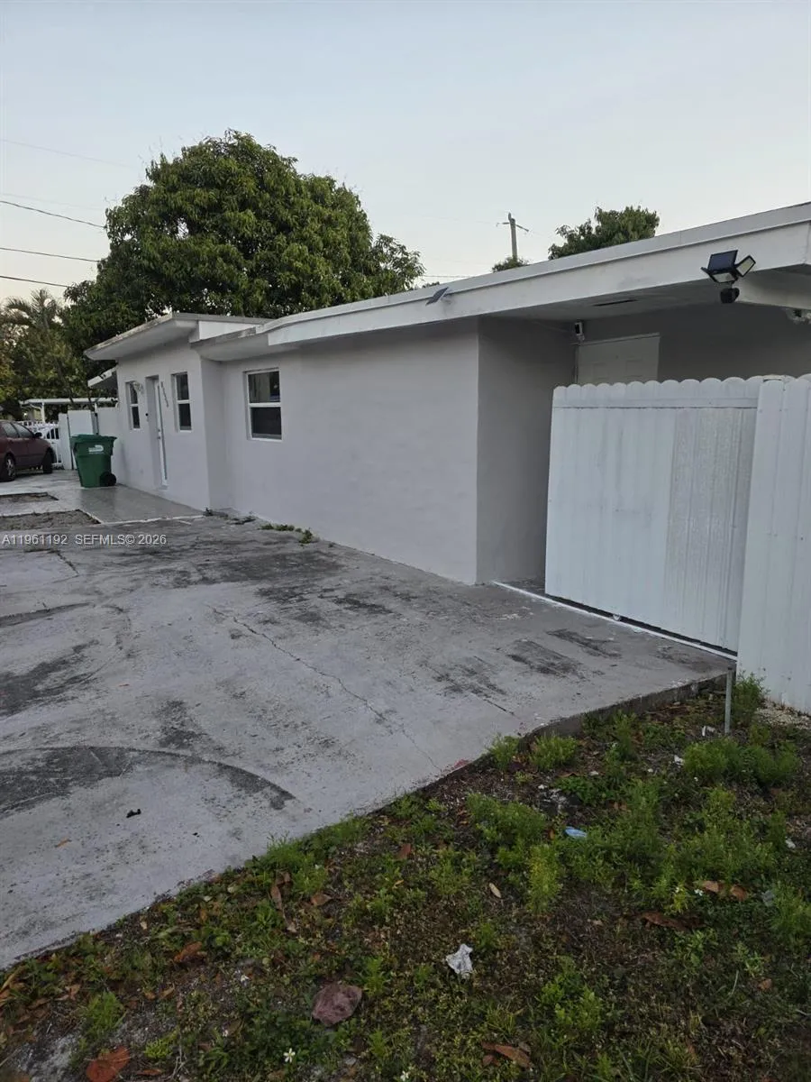 8355 NW 21st Ave, Miami FL 33147