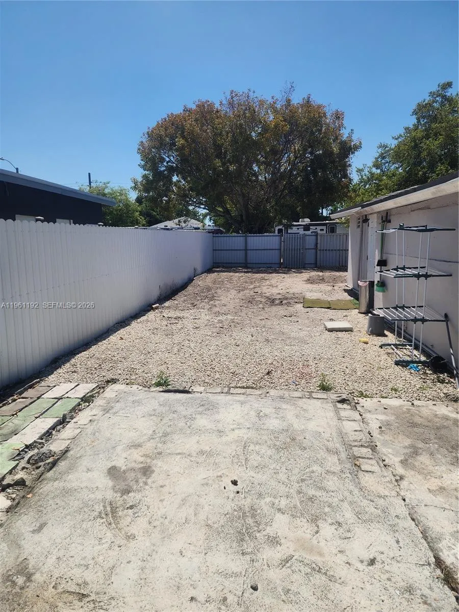 8355 NW 21st Ave, Miami FL 33147