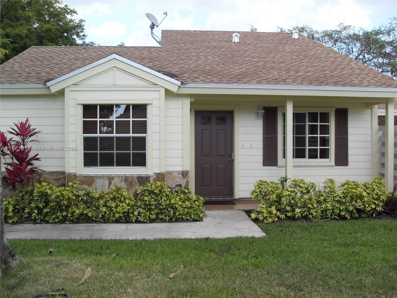 2 bedroom 1 bath for sale at 13716 SW 149th Cir Ln # 61, Miami FL 33186