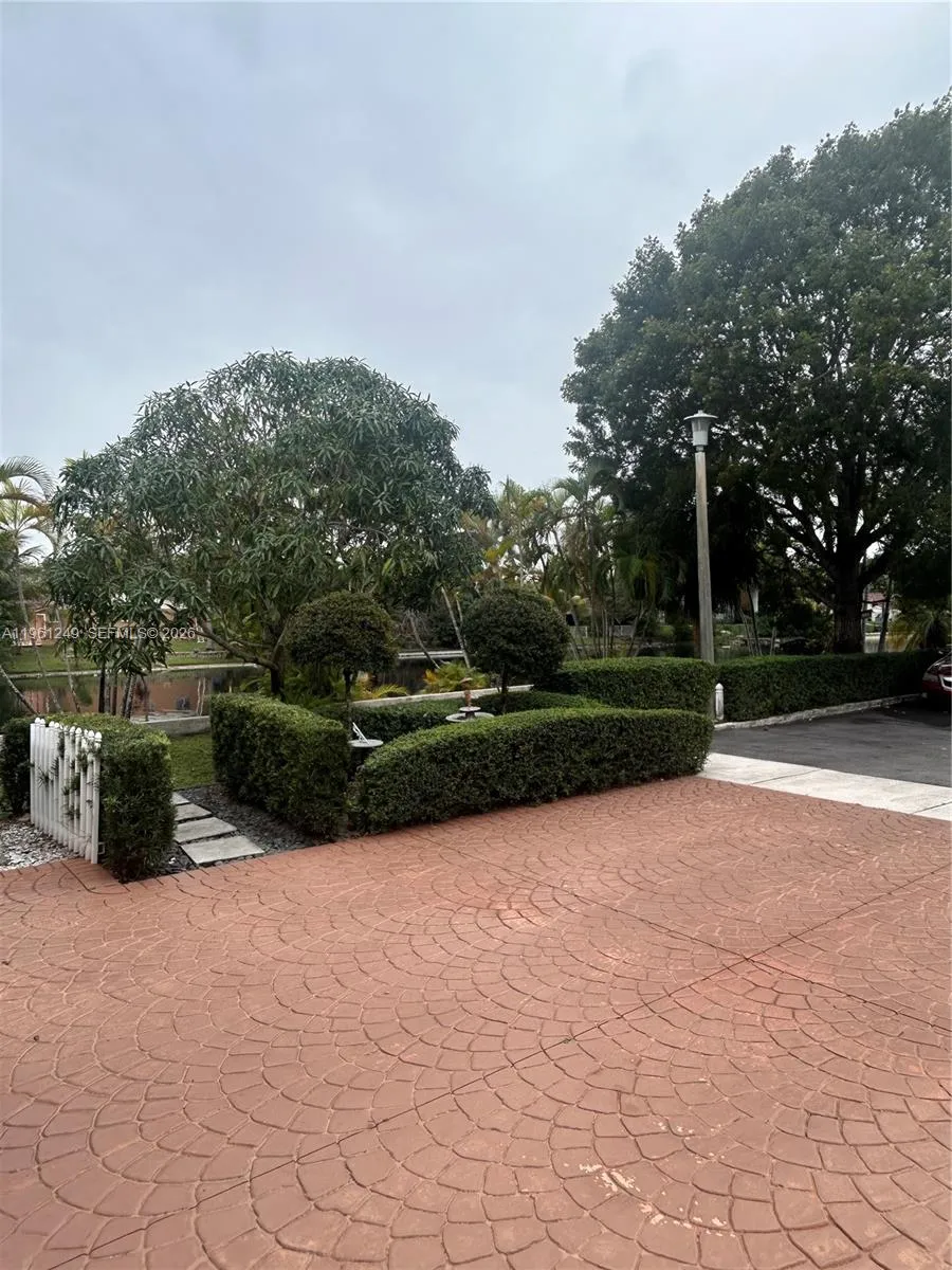 7282 Jacaranda Ln, Miami Lakes FL 33014