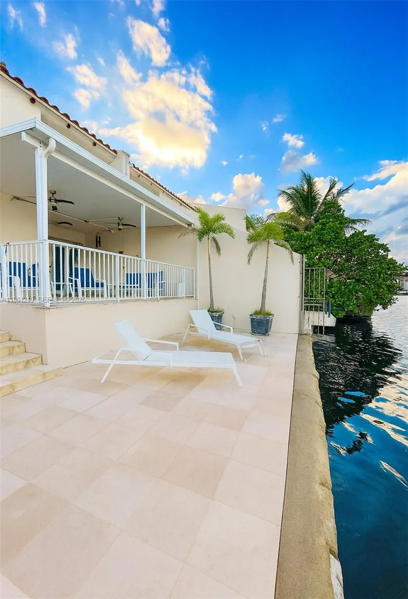 7282 Jacaranda Ln, Miami Lakes FL 33014