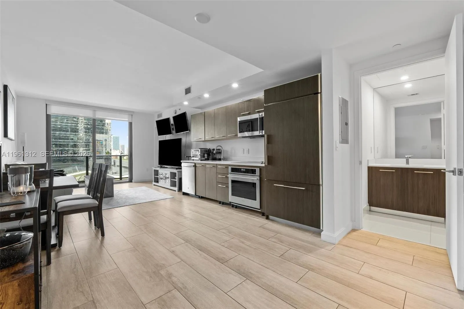 1 bedroom 1 bath for sale at 45 SW 9th St # 1109, Miami FL 33130