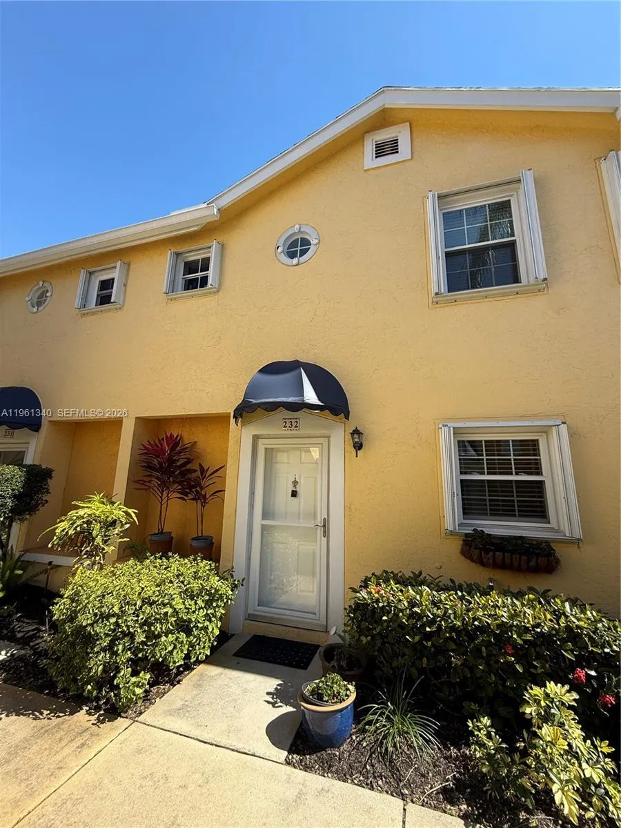 232 Waterside Dr, Hypoluxo FL 33462