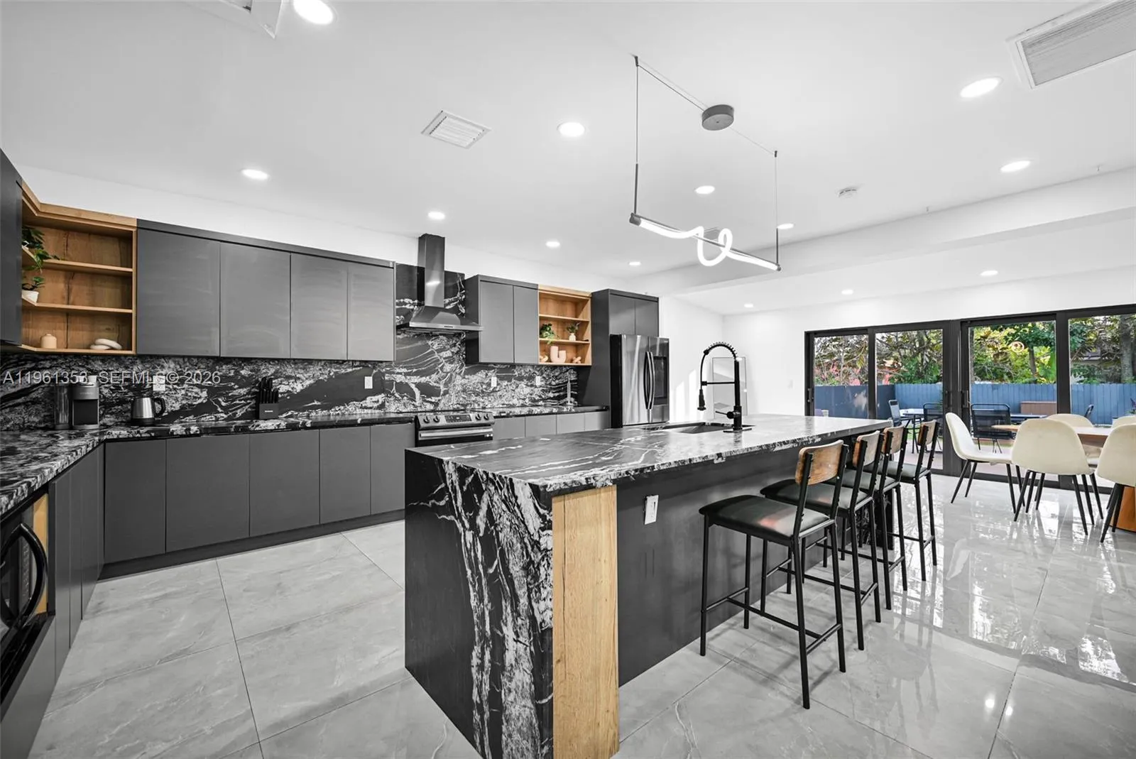 112 NW 53rd St, Miami FL 33127
