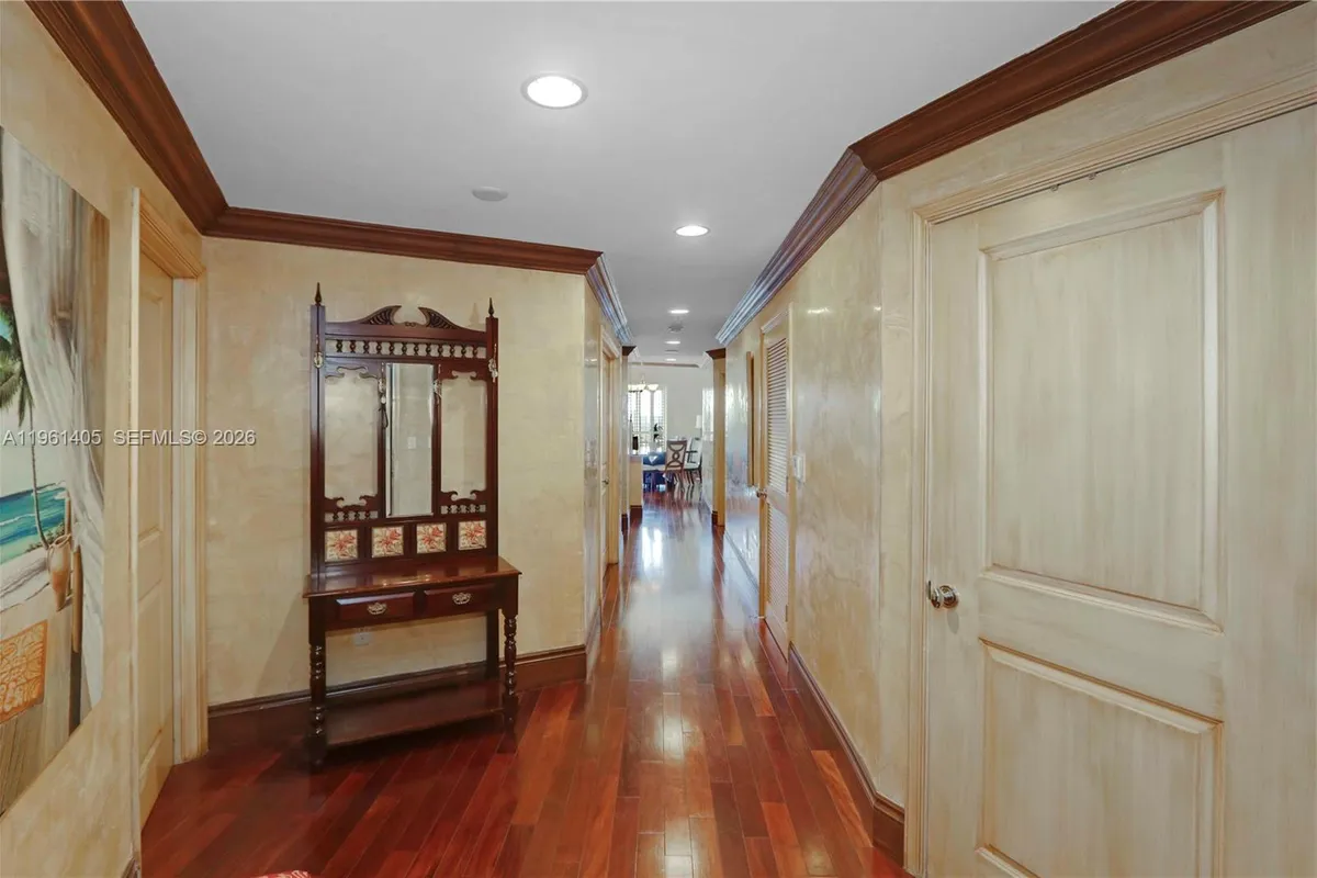 10 Aragon Ave # 1216, Coral Gables FL 33134